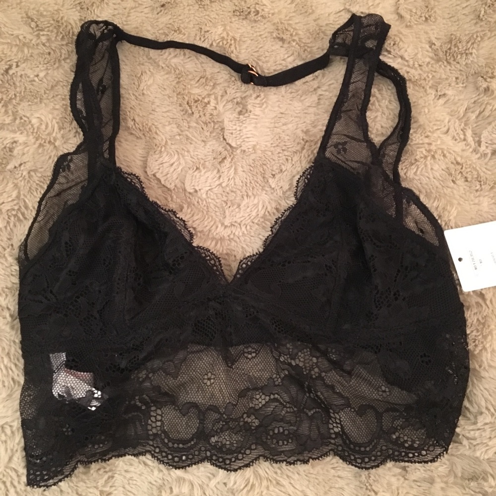 NEW WITH TAGS black lace bralette